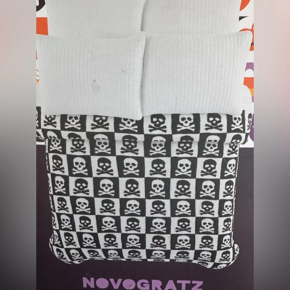 Novogratz Halloween Twin Feather Knit Blanket - Orange and Black